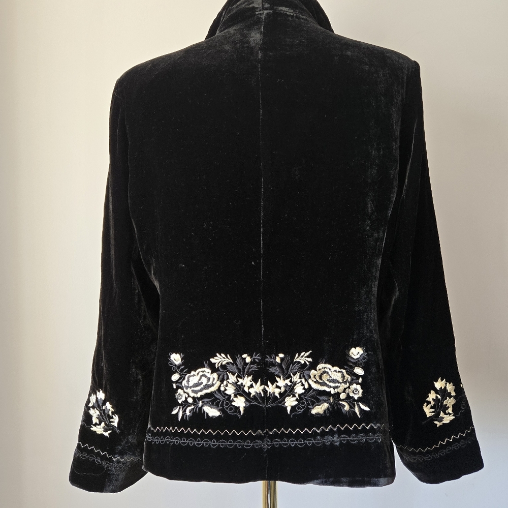 SAGAIE PARIS Silk Blend Gold Floral Embroidered Black Velvet Jacket. Medium - Picture 5 of 14
